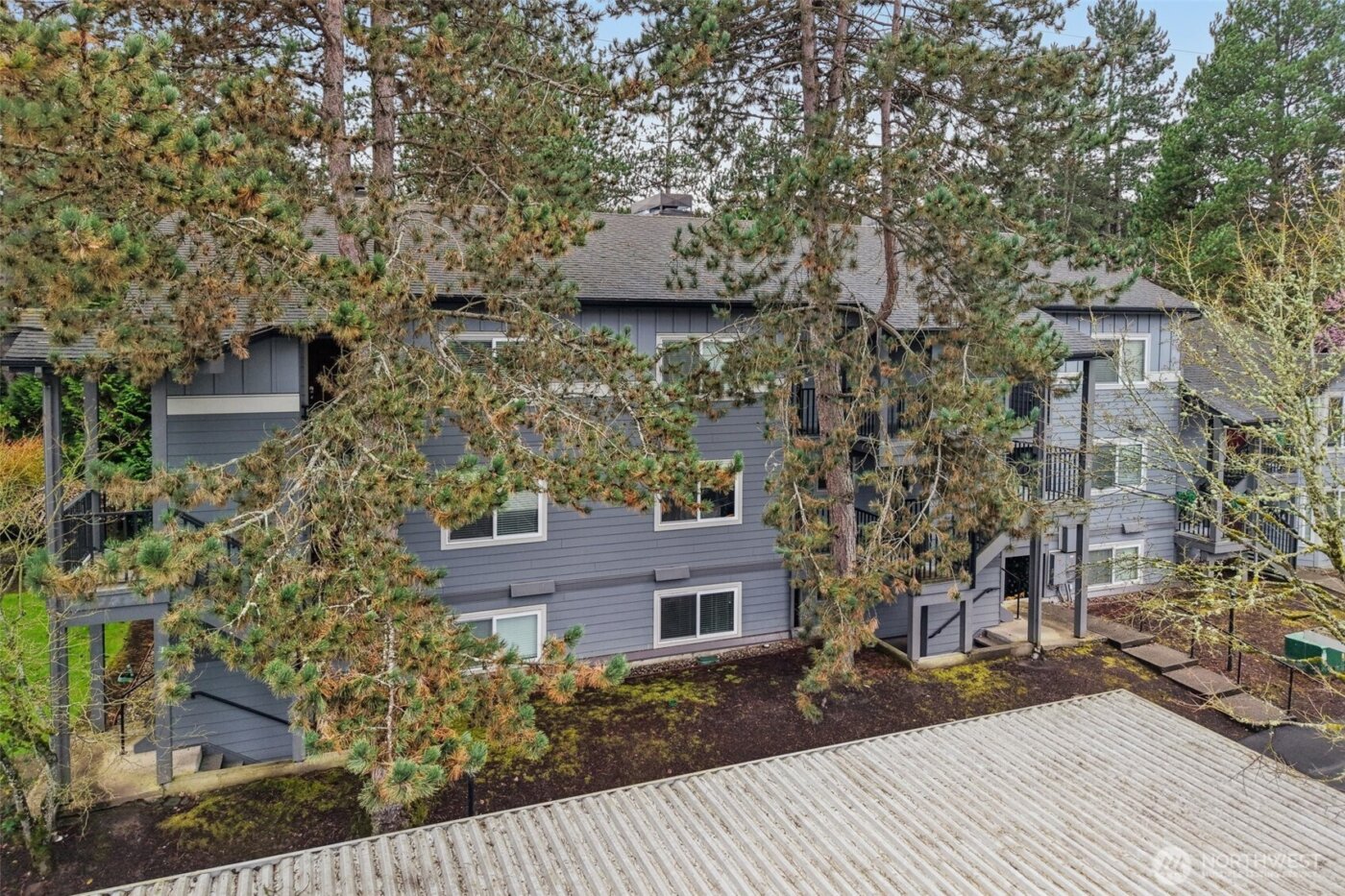 11103 NE 124th Lane #B205, Kirkland, WA 98034