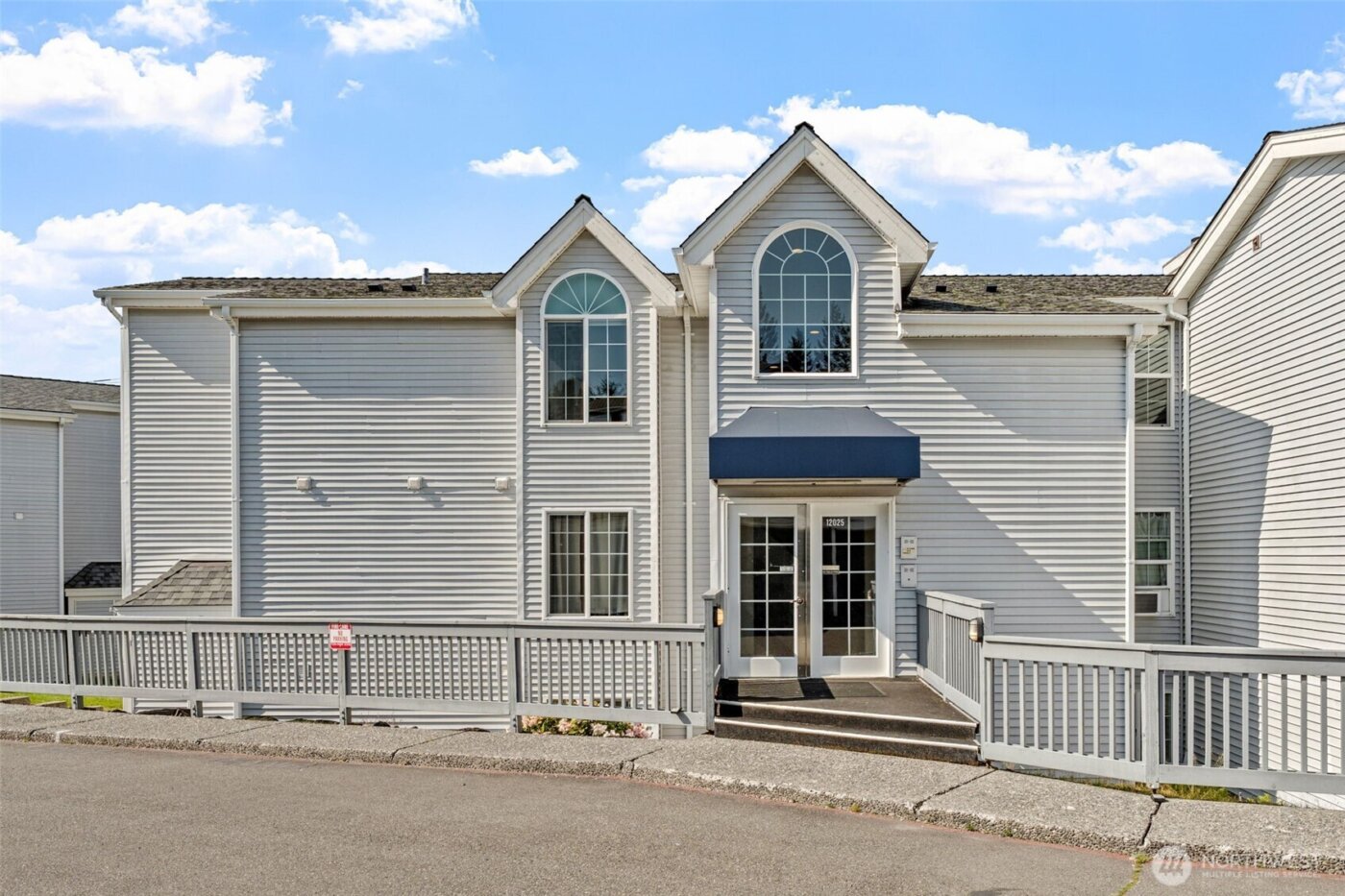 12025 SE 60th Street #B, Bellevue, WA 98006