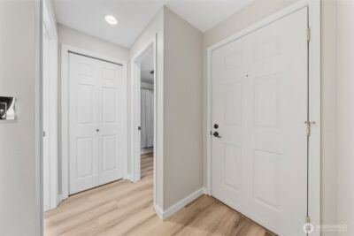 12025 SE 60th Street #B, Bellevue, WA 98006 - Photo 16
