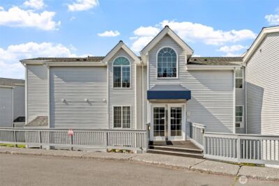 12025 SE 60th Street #B, Bellevue, WA 98006 - Photo 2