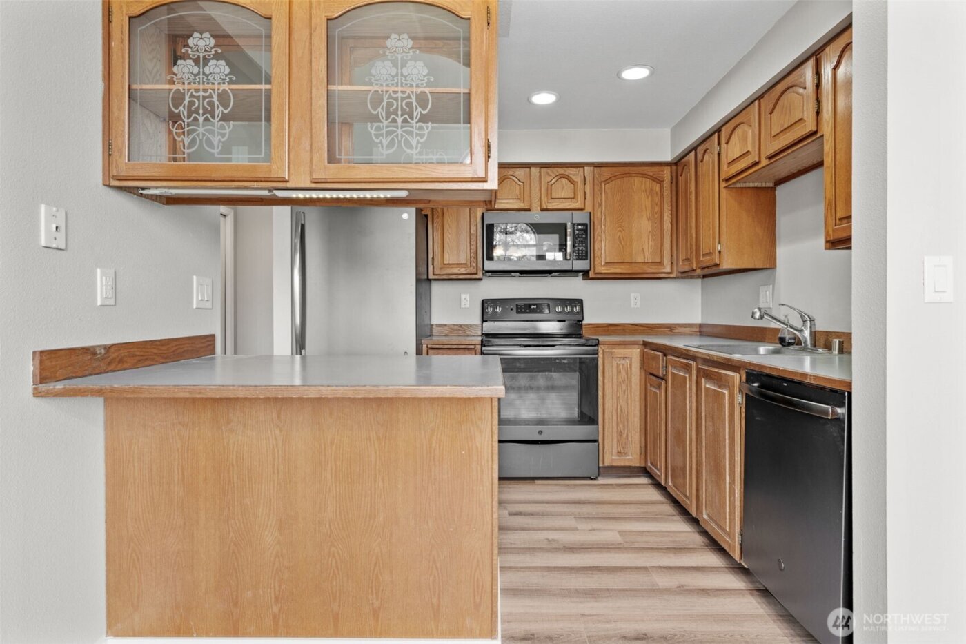 12025 SE 60th Street #B, Bellevue, WA 98006