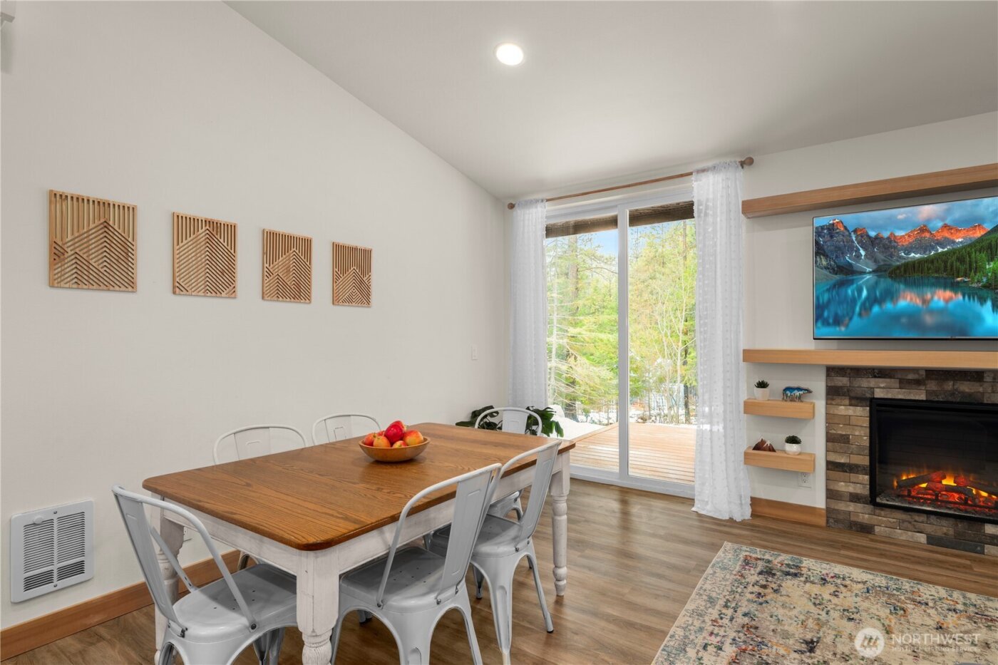 21817 Colt Road , Leavenworth, WA 98826