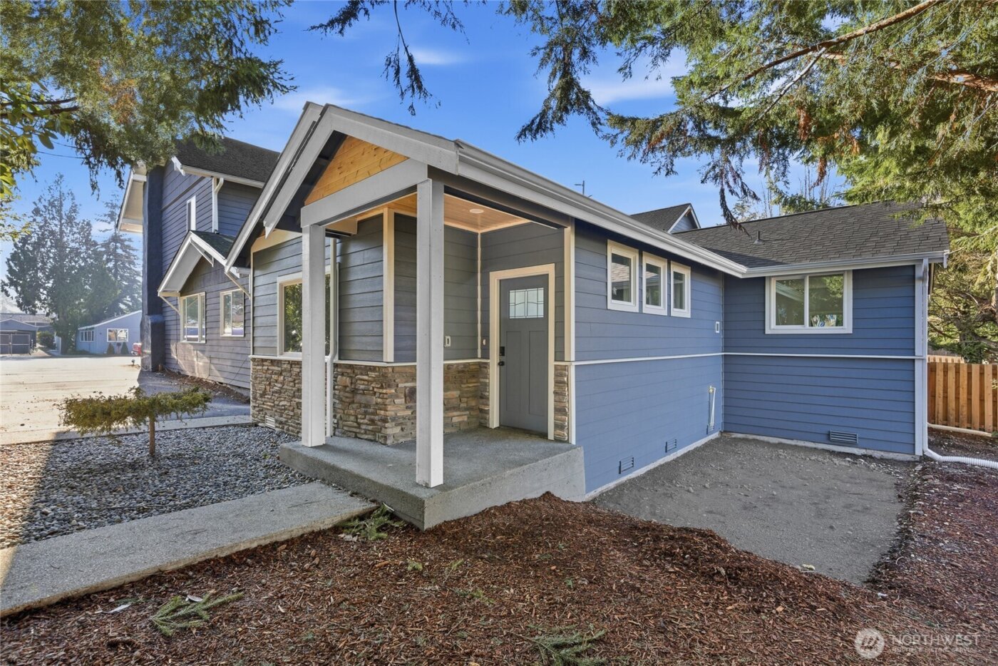 815 S 96th Street , Tacoma, WA 98444-4211