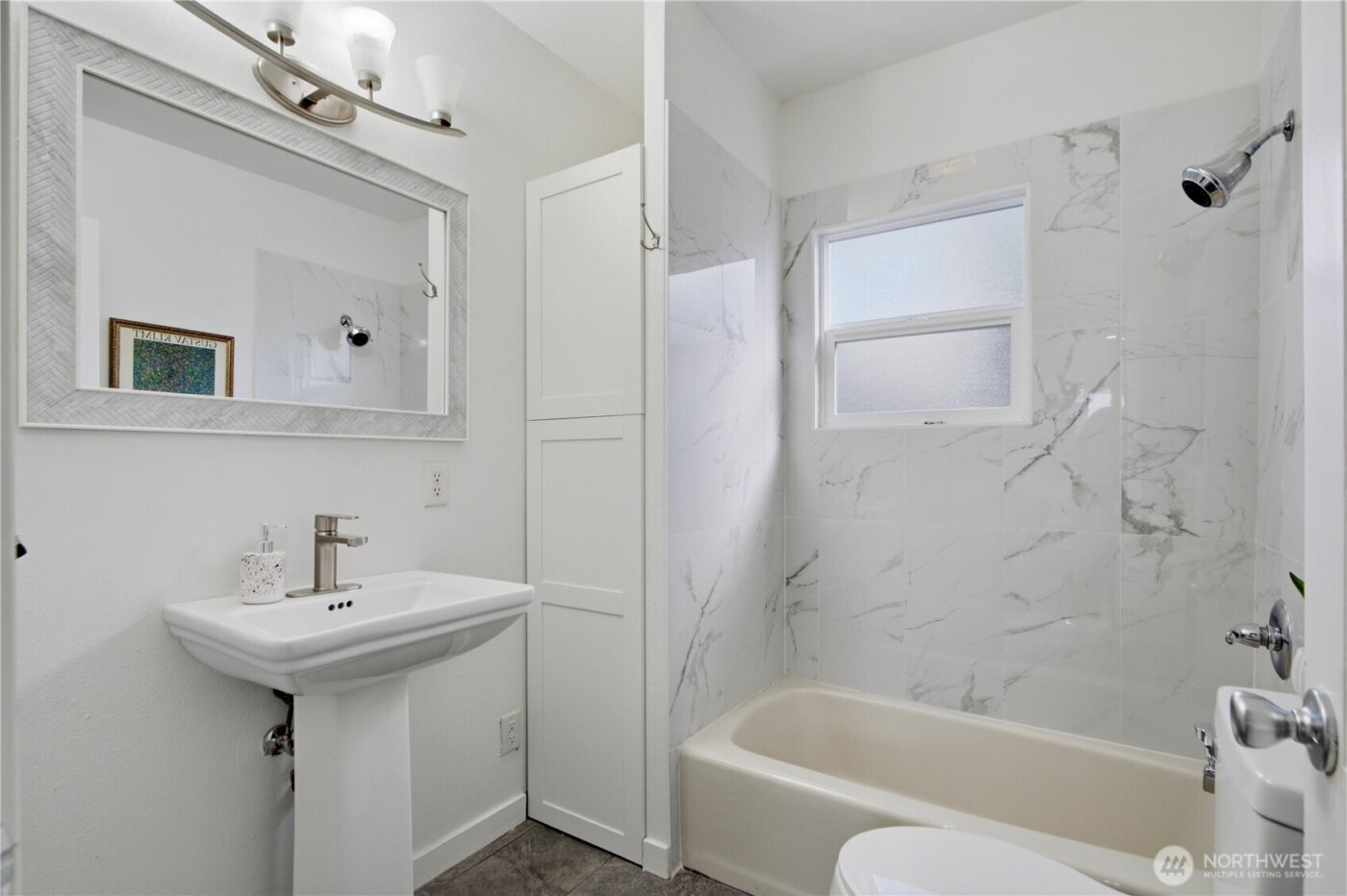 3908 SW Hanford St , Seattle, WA 98116