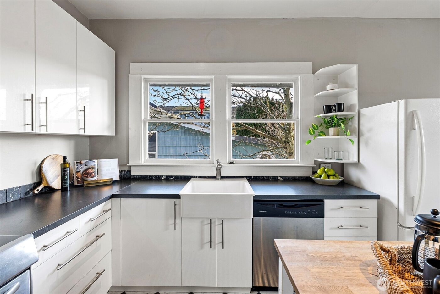 827 NW 61st Street , Seattle, WA 98107