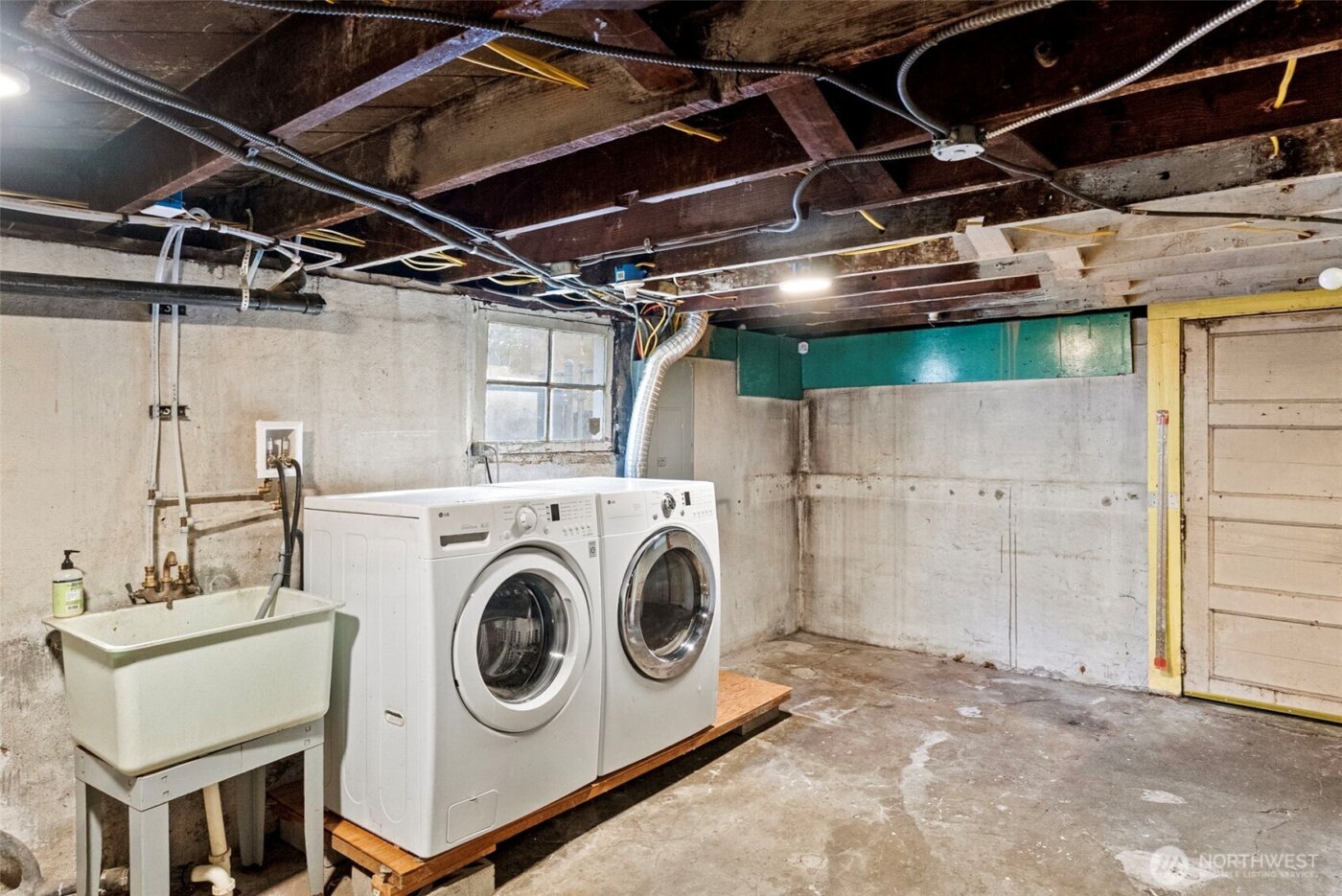 827 NW 61st Street , Seattle, WA 98107