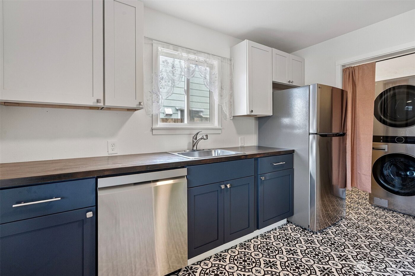 1019 S Rochester Street , Tacoma, WA 98465