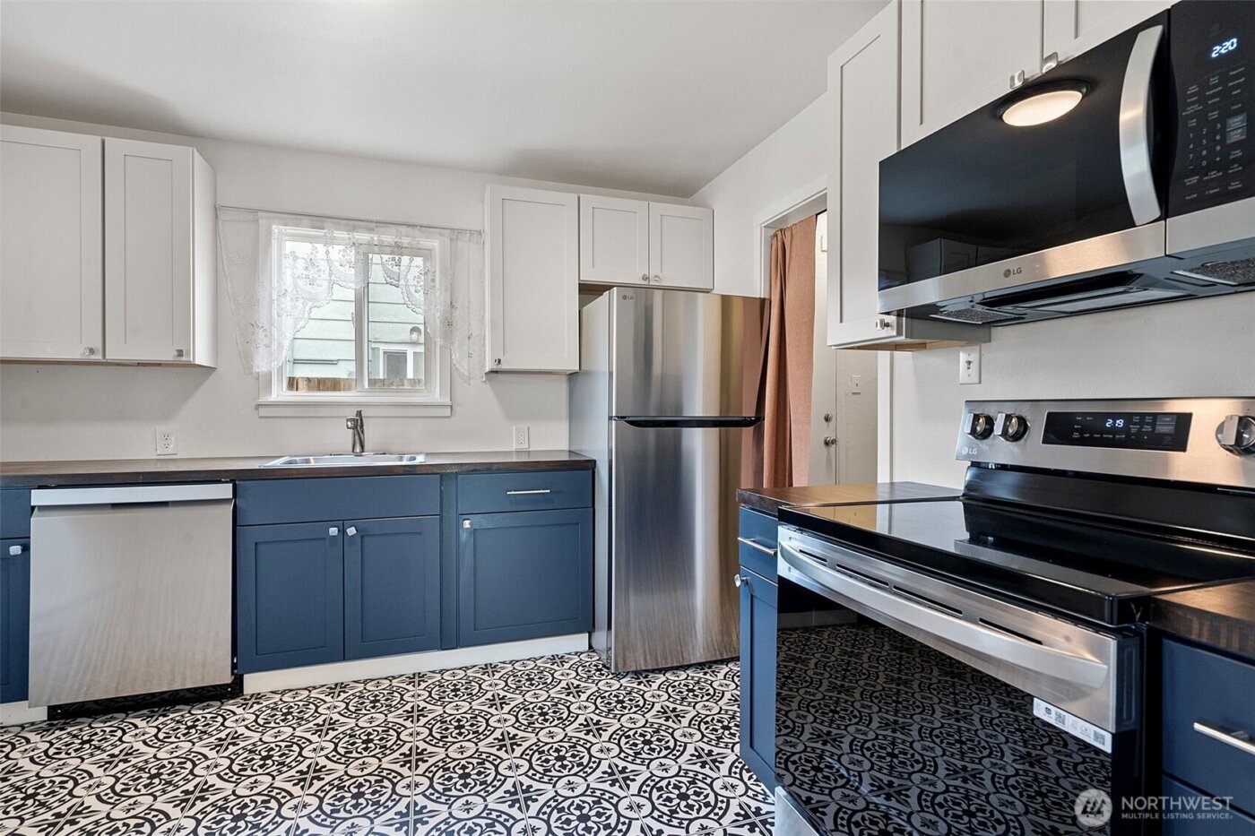 1019 S Rochester Street , Tacoma, WA 98465