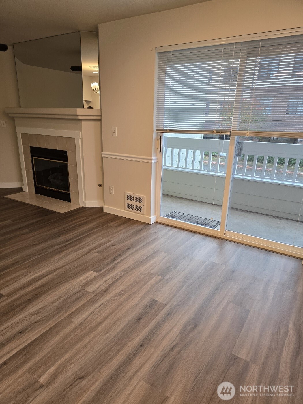 7207 210th Street SW #102, Edmonds, WA 98026