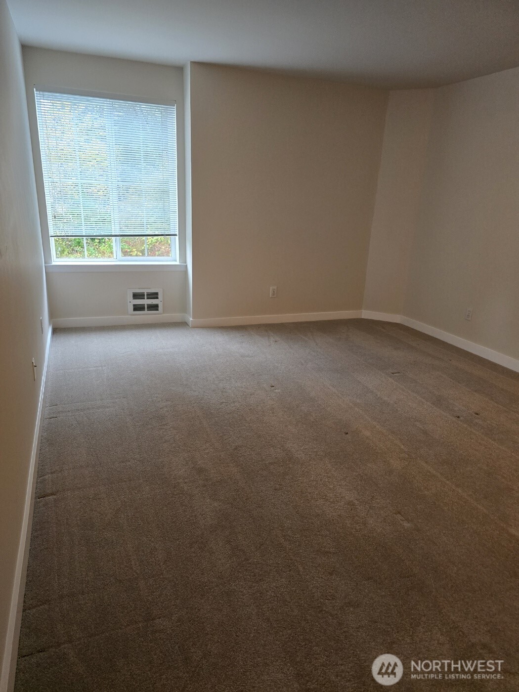 7207 210th Street SW #102, Edmonds, WA 98026