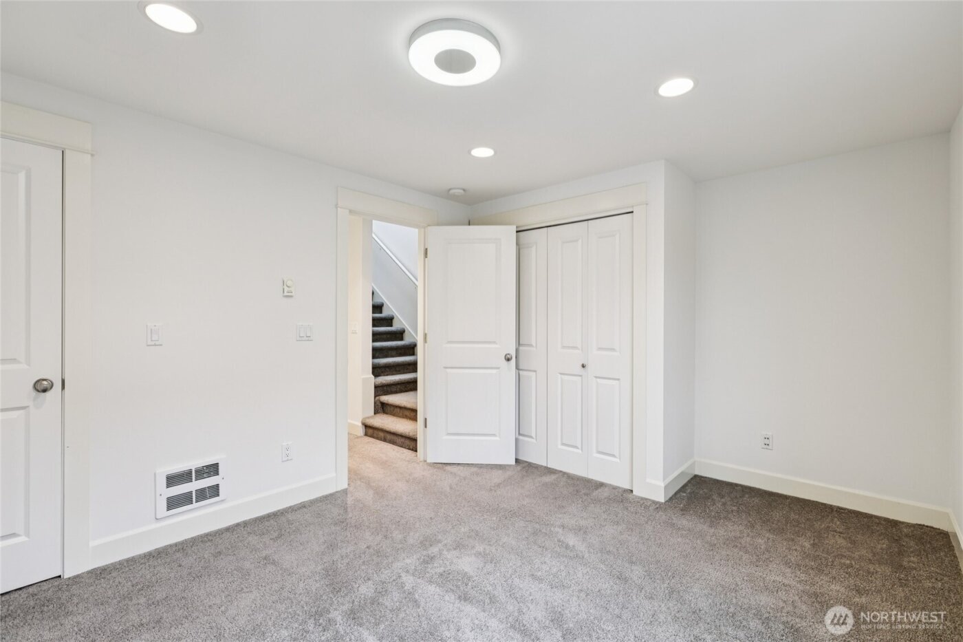 2814 E Spring Street , Seattle, WA 98122