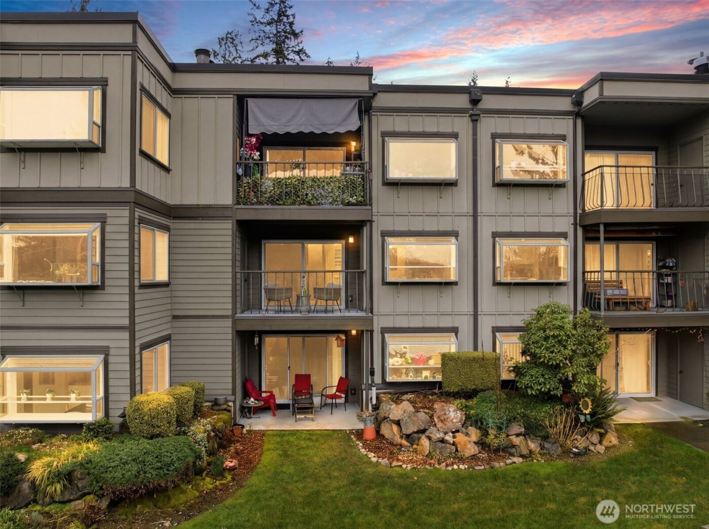 17464 NE 38th Street #B202, Redmond, WA 98052