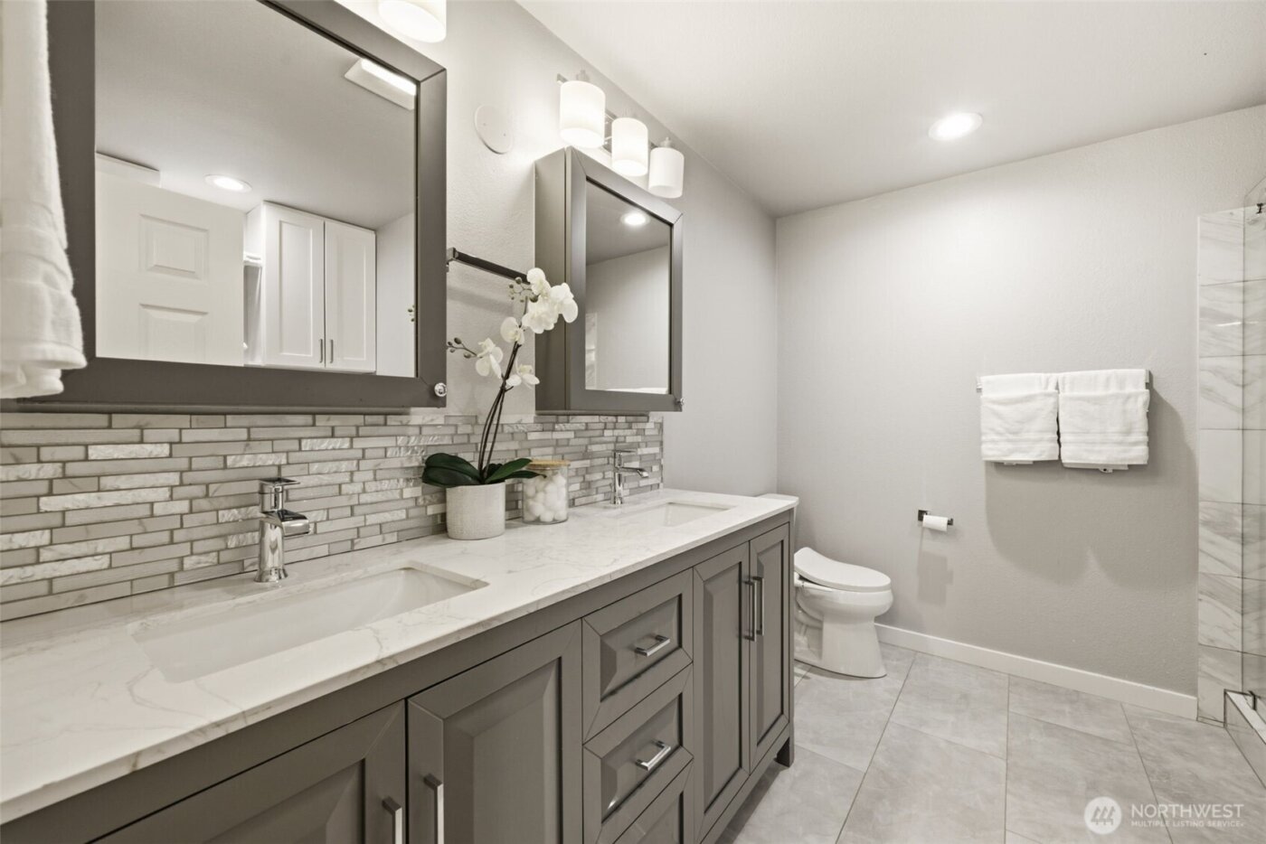 17464 NE 38th Street #B202, Redmond, WA 98052