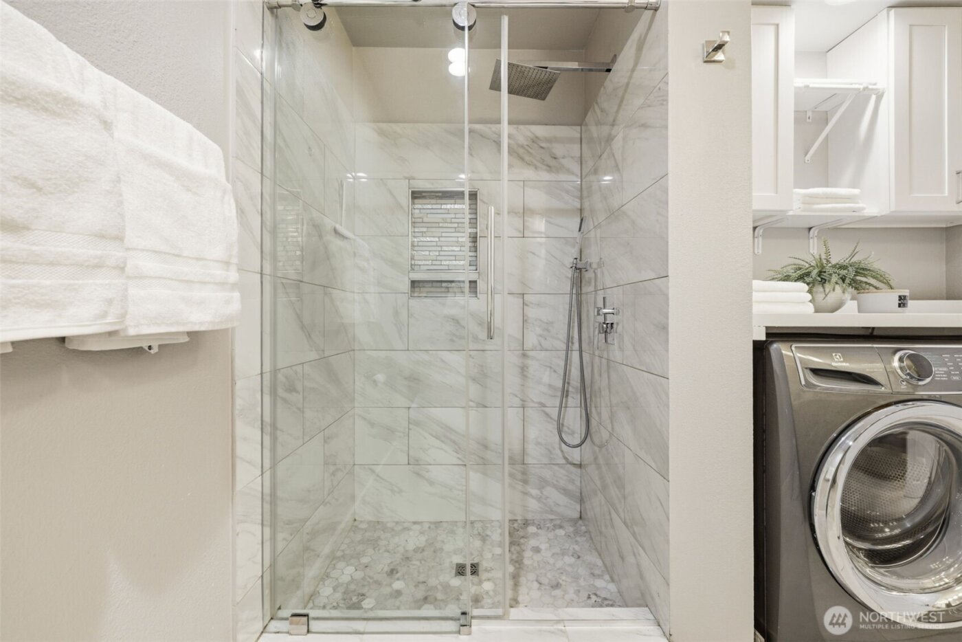 17464 NE 38th Street #B202, Redmond, WA 98052