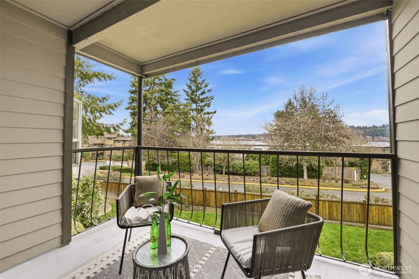 17464 NE 38th Street #B202, Redmond, WA 98052