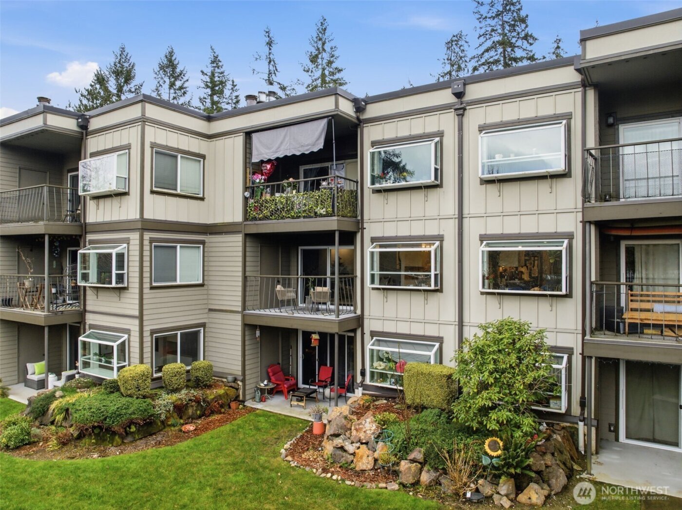 17464 NE 38th Street #B202, Redmond, WA 98052