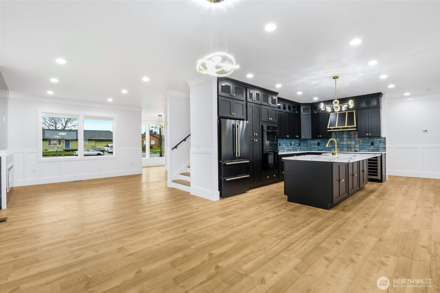 1515 W Lakeside Dr , Moses Lake, WA 98837