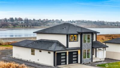 1515 W Lakeside Dr , Moses Lake, WA 98837 - Photo 3