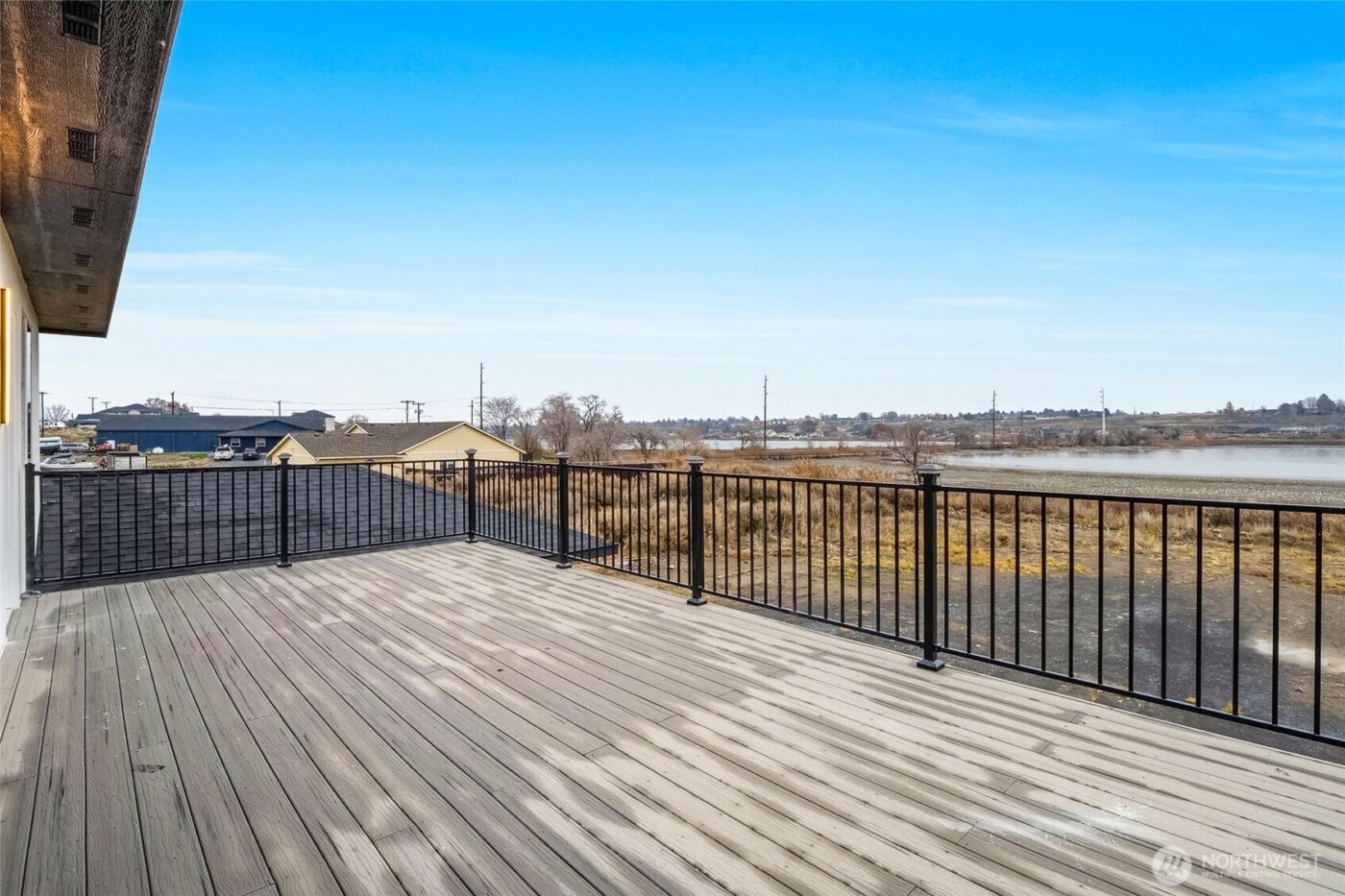 1515 W Lakeside Dr , Moses Lake, WA 98837