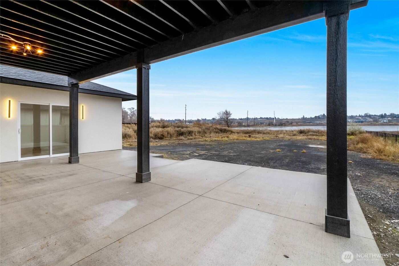 1515 W Lakeside Dr , Moses Lake, WA 98837