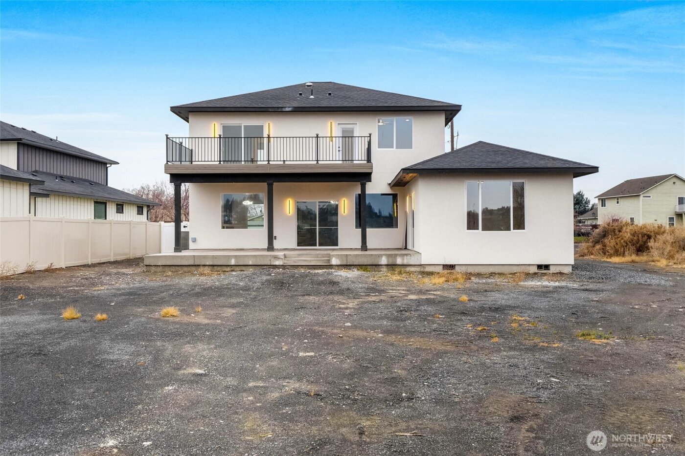 1515 W Lakeside Dr , Moses Lake, WA 98837