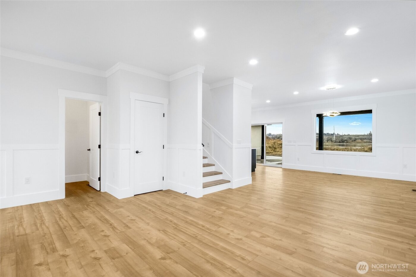 1515 W Lakeside Dr , Moses Lake, WA 98837