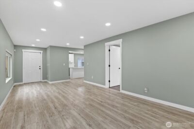 330 V Street SE, Auburn, WA 98002 - Photo 7