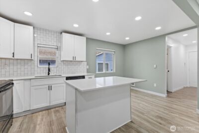 330 V Street SE, Auburn, WA 98002 - Photo 8