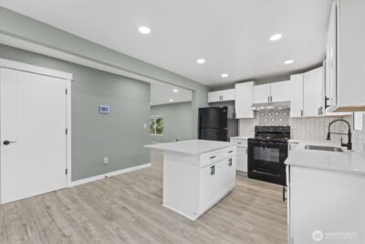 330 V Street SE, Auburn, WA 98002 - Photo 10