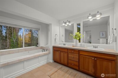 1717 100th Avenue NE, Bellevue, WA 98004 - Photo 27