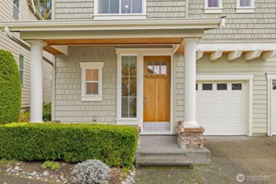 1717 100th Avenue NE, Bellevue, WA 98004 - Photo 4