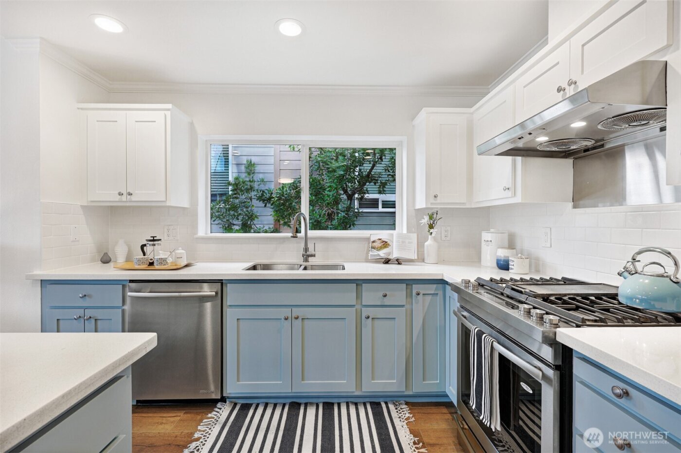 2841 14th Avenue W #202, Seattle, WA 98119