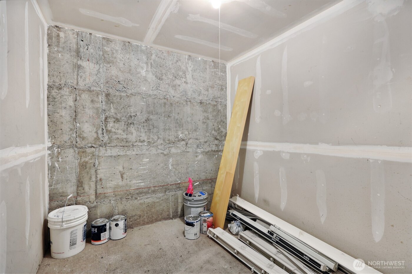 2841 14th Avenue W #202, Seattle, WA 98119