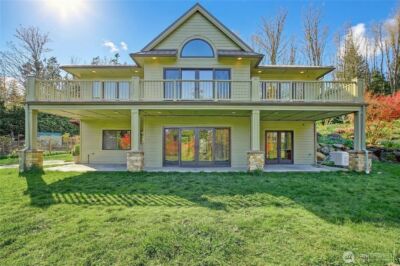 2165 Lowell Point Road , Camano Island, WA 98282