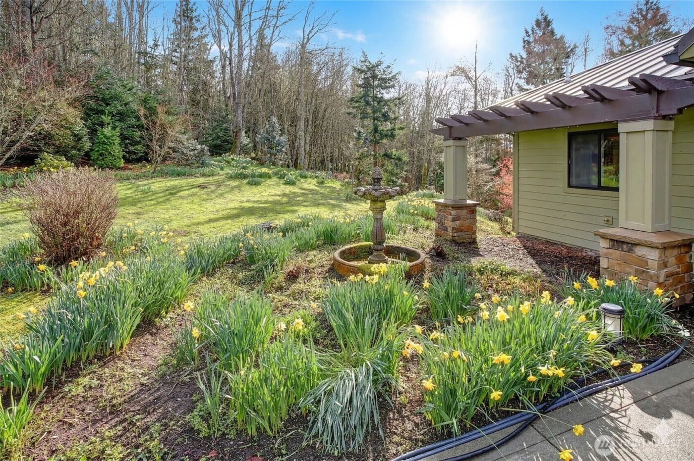 2165 Lowell Point Road , Camano Island, WA 98282