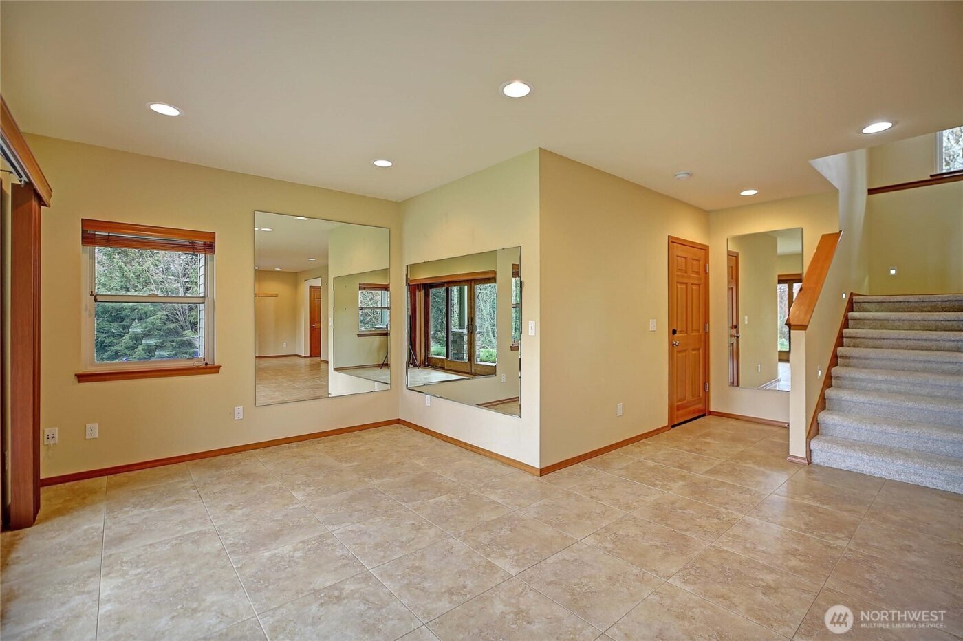 2165 Lowell Point Road , Camano Island, WA 98282