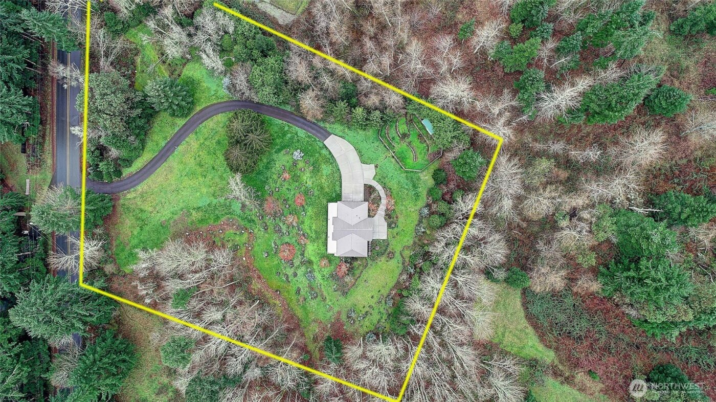 2165 Lowell Point Road , Camano Island, WA 98282