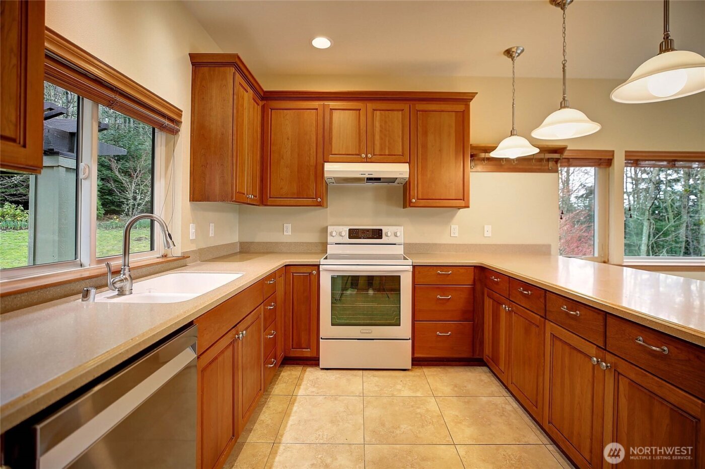 2165 Lowell Point Road , Camano Island, WA 98282