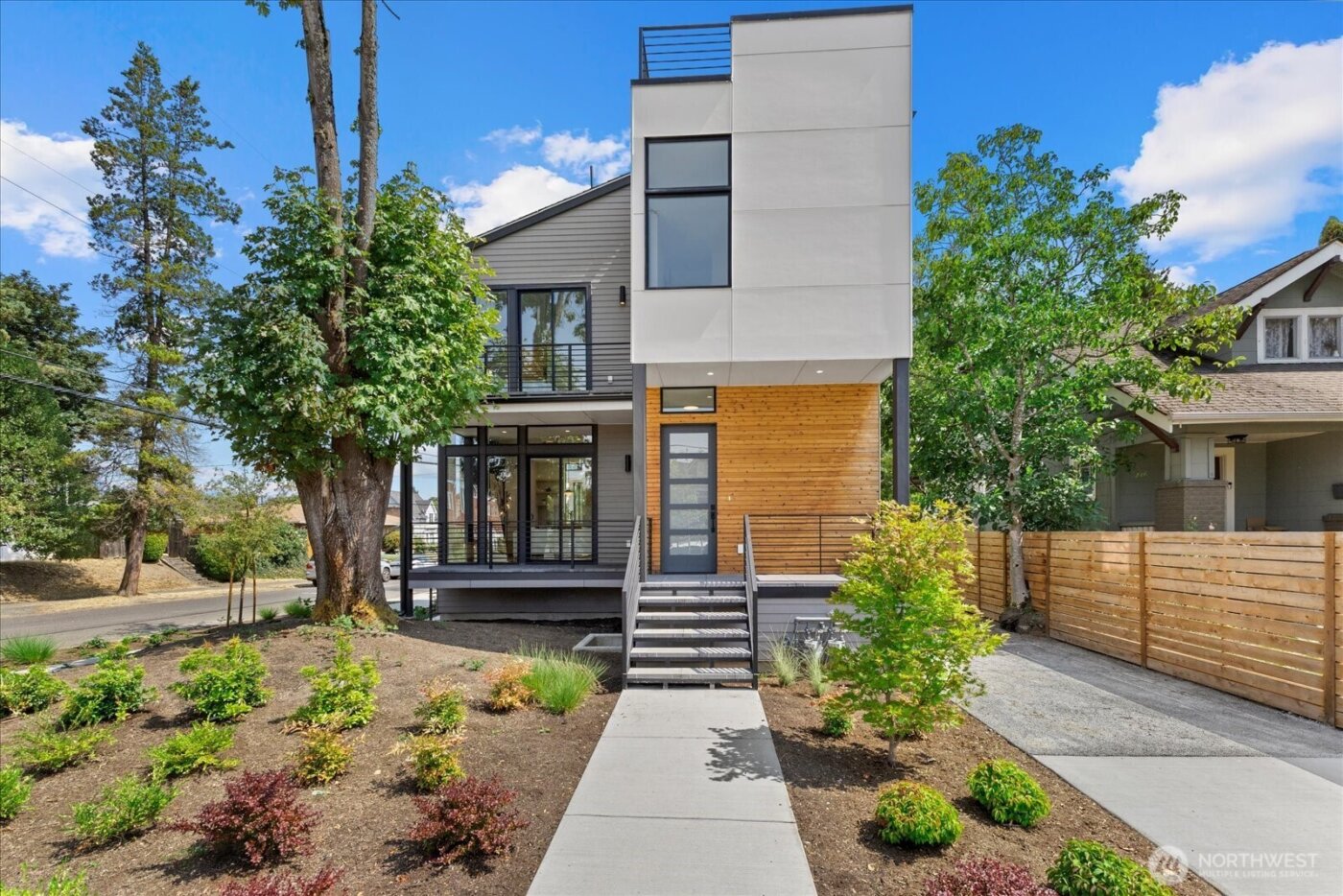 128 24th Avenue , Seattle, WA 98122