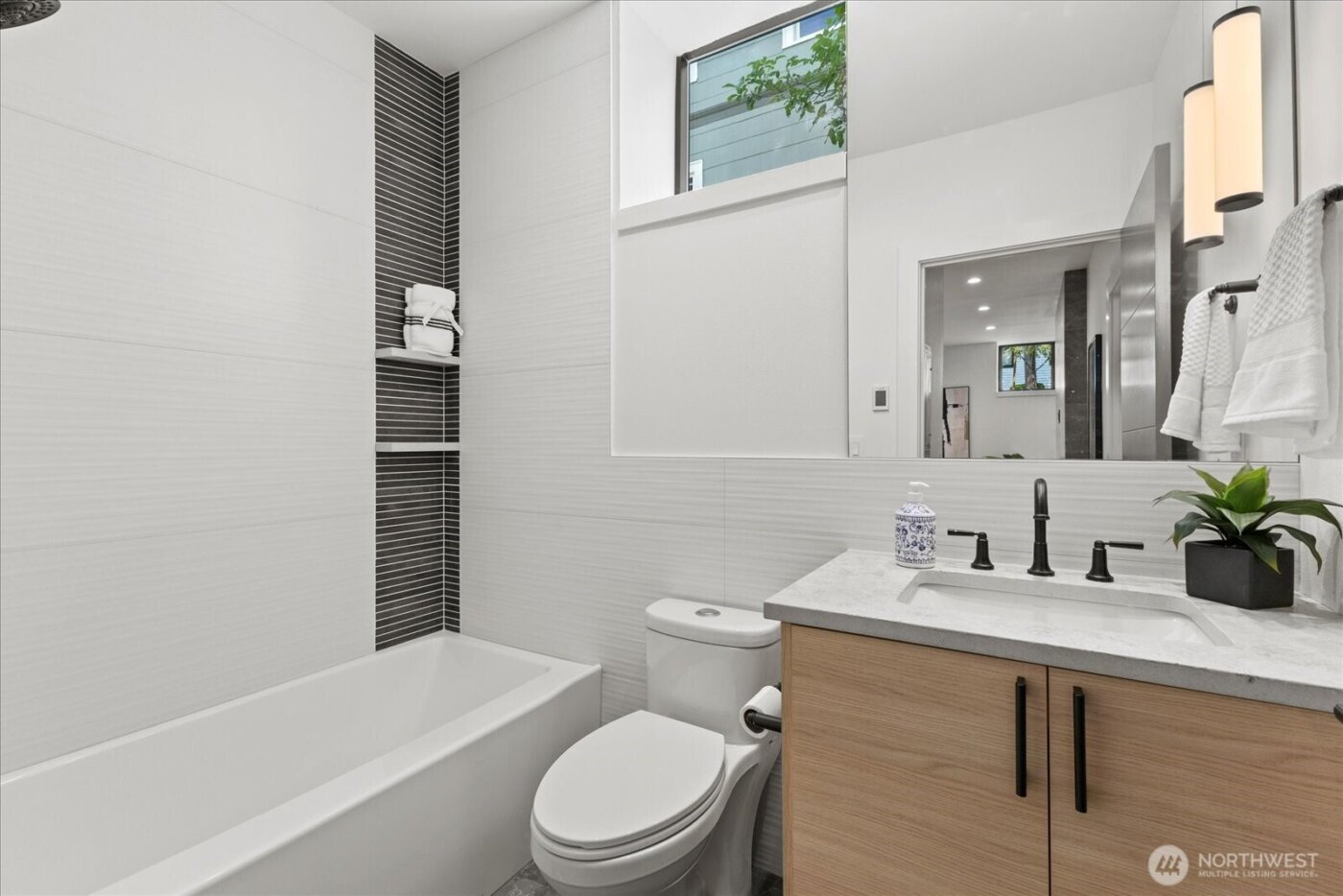 128 24th Avenue , Seattle, WA 98122