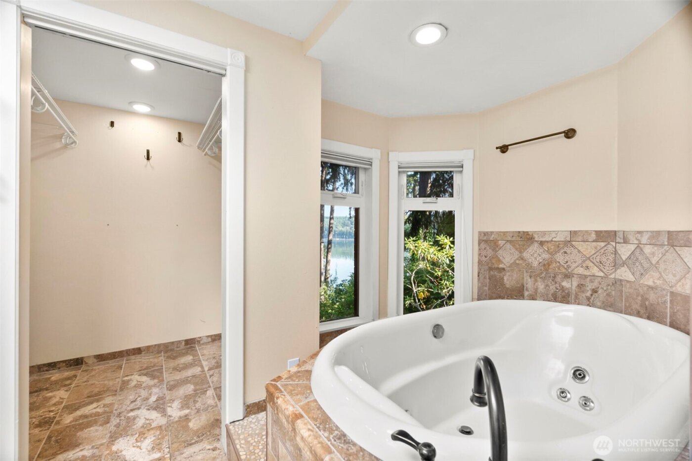 8036 Ellison Loop NW, Olympia, WA 98502