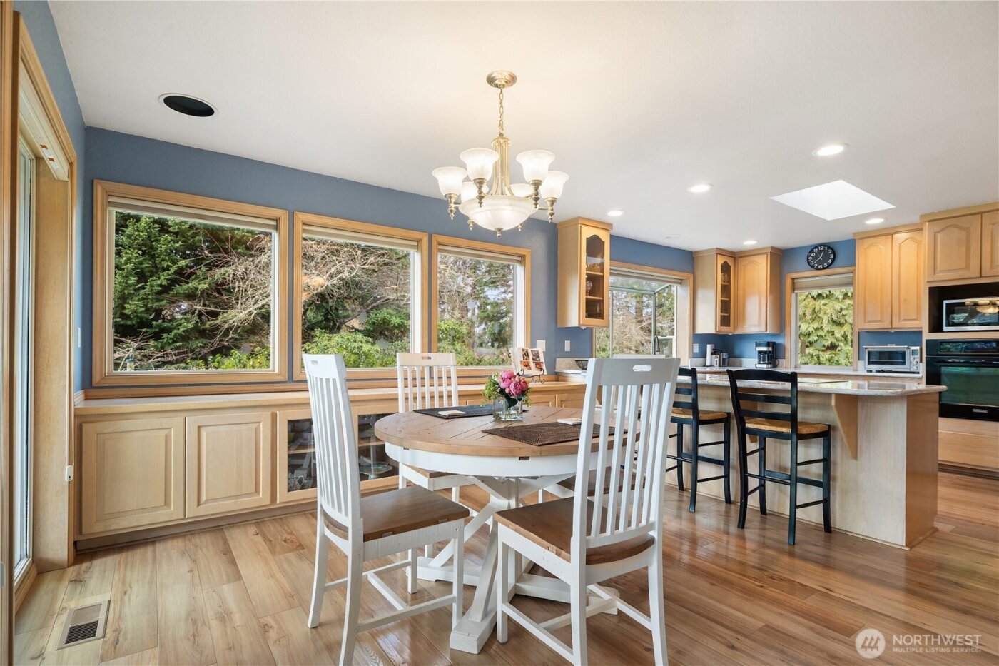 520 Grandview Drive , Sequim, WA 98382