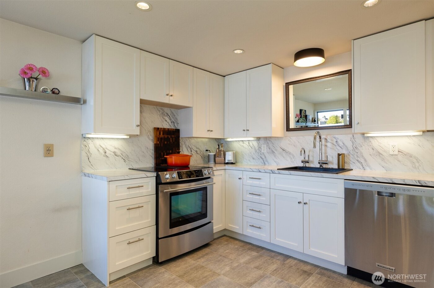 3510 W Commodore Way , Seattle, WA 98199