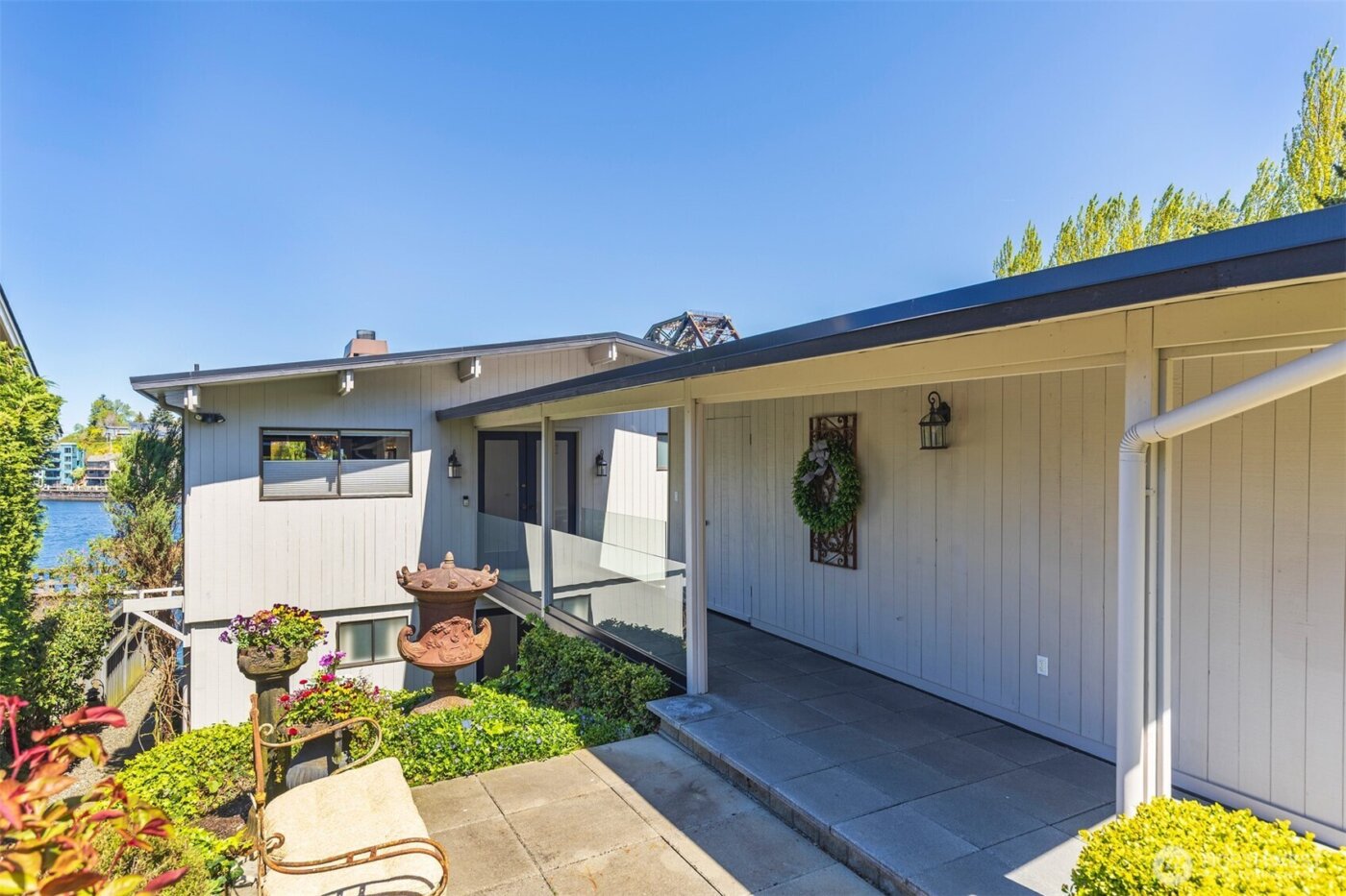 3510 W Commodore Way , Seattle, WA 98199