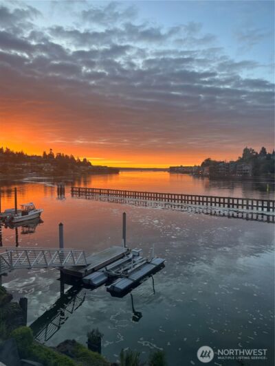 3510 W Commodore Way , Seattle, WA 98199 - Photo 30