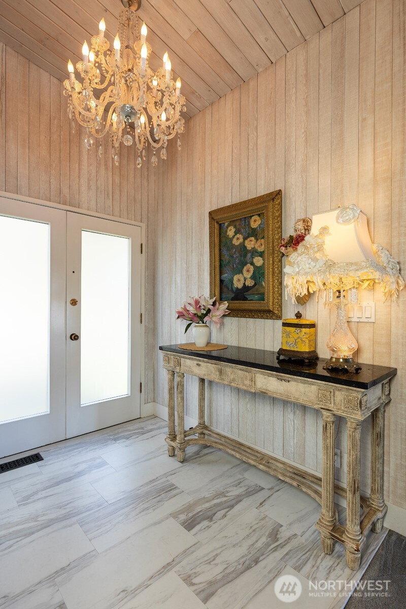 3510 W Commodore Way , Seattle, WA 98199