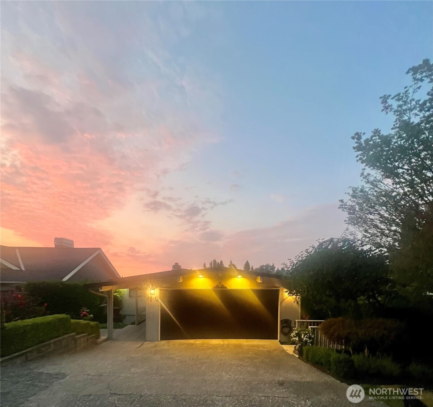 3510 W Commodore Way , Seattle, WA 98199