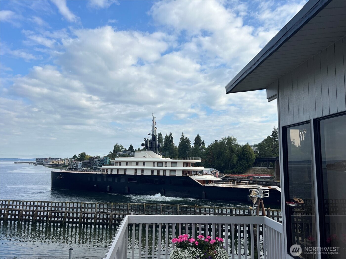 3510 W Commodore Way , Seattle, WA 98199