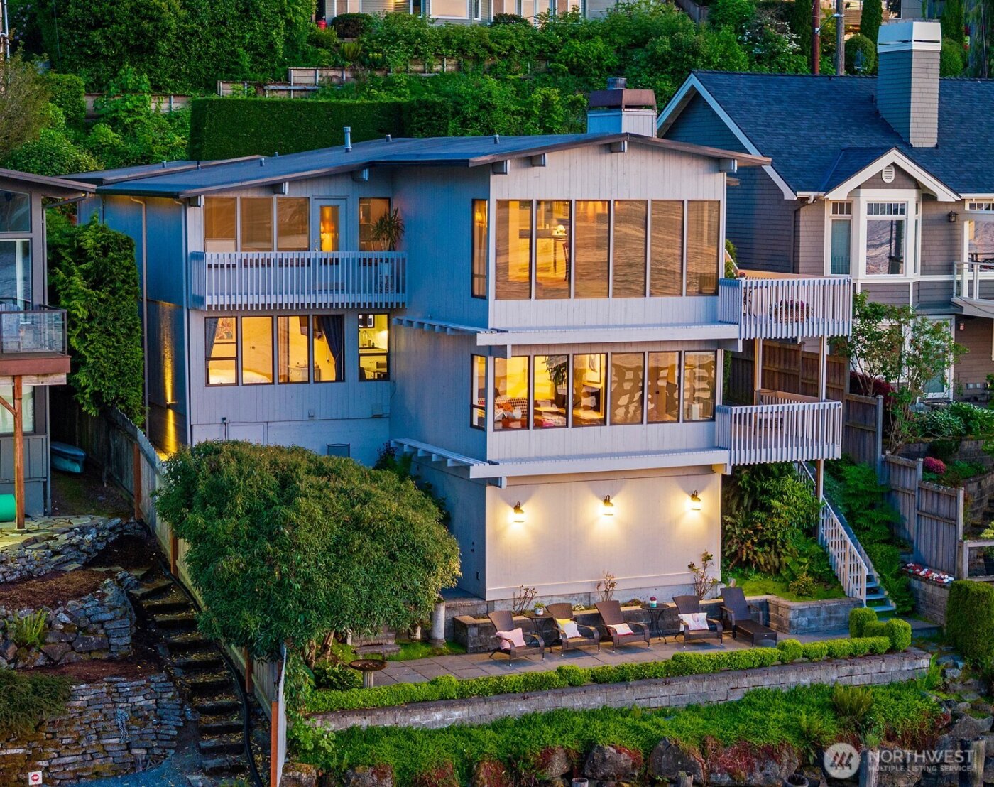 3510 W Commodore Way , Seattle, WA 98199