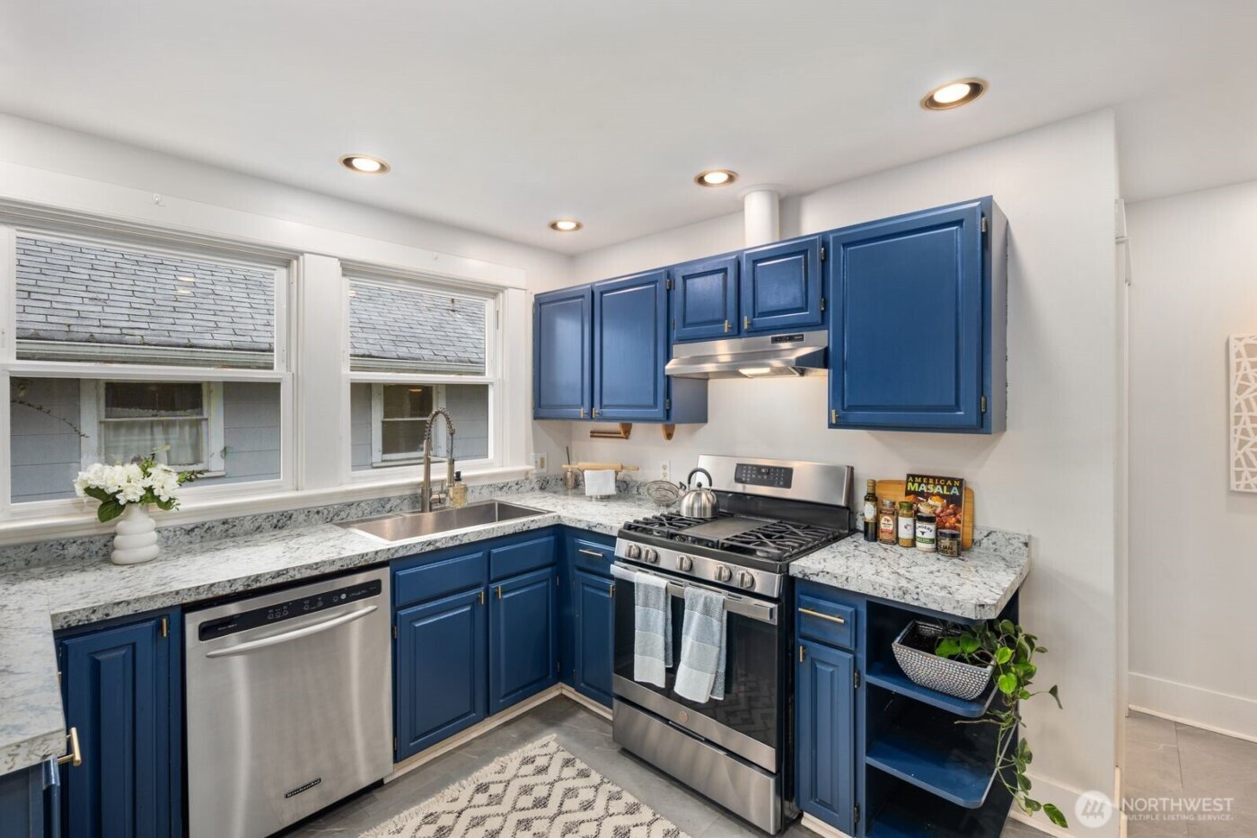 907 NW 61st Street , Seattle, WA 98107